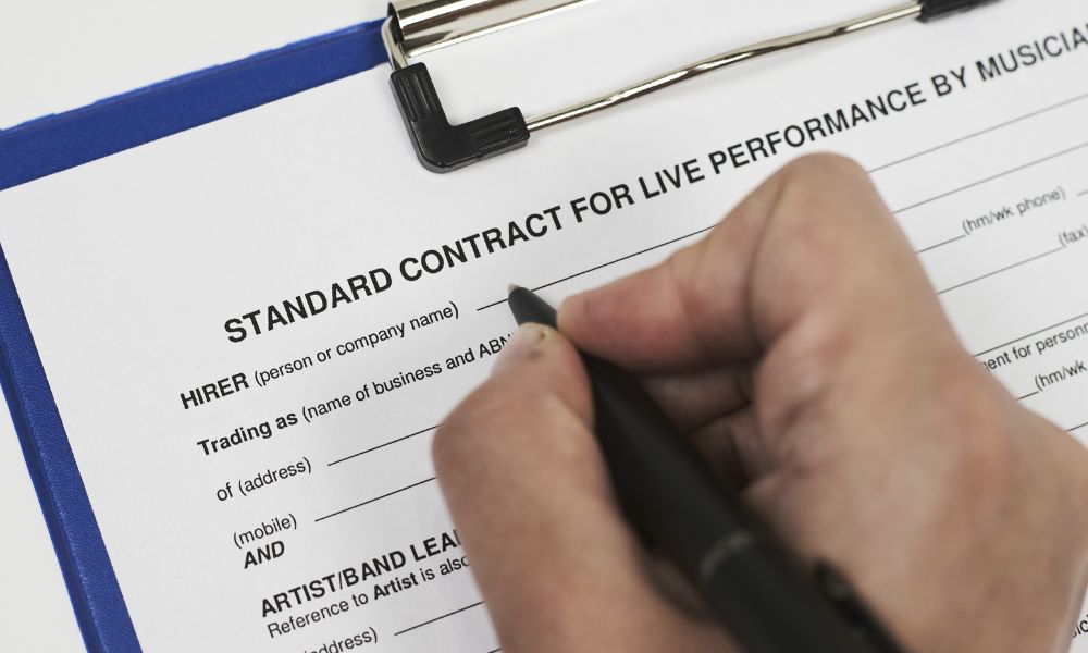 A Quick Overview of Live Performance Contracts